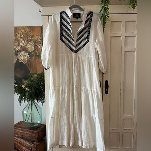 SEEMA KAHAI WHITE LINEN BLACK STITCH AND CHEVRON AT BUST NWOT SIZE L